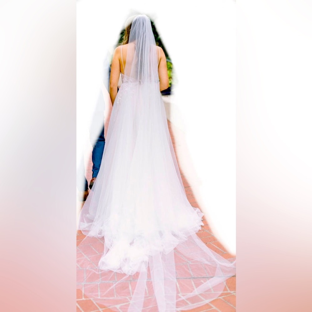 David’s Bridal Ivory Cathedral Veil Raw Edge 108 inch